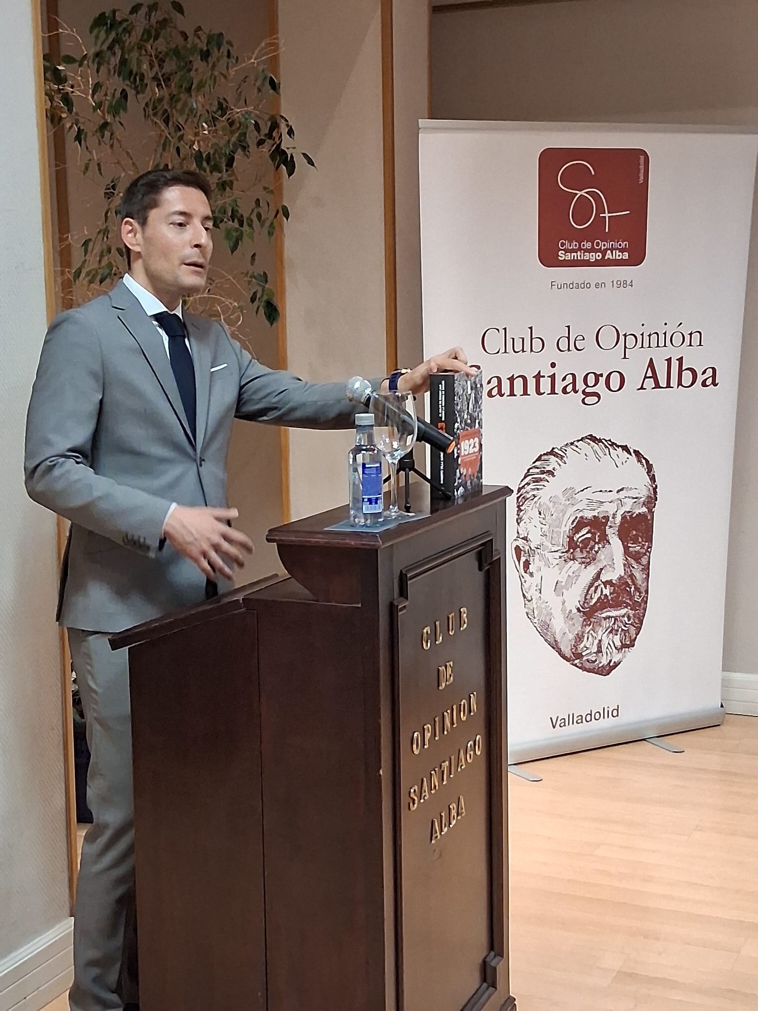 D. ROBERTO VILLA GARCIA